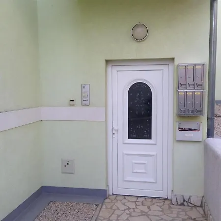 Kanjski Apartment *
